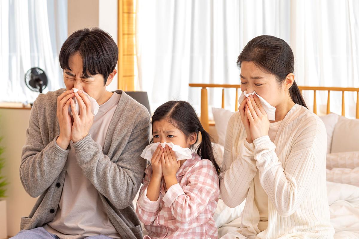 黄色い鼻水の原因は蓄膿症かもしれません。蓄膿症の症状や治療法をわかりやすく解説