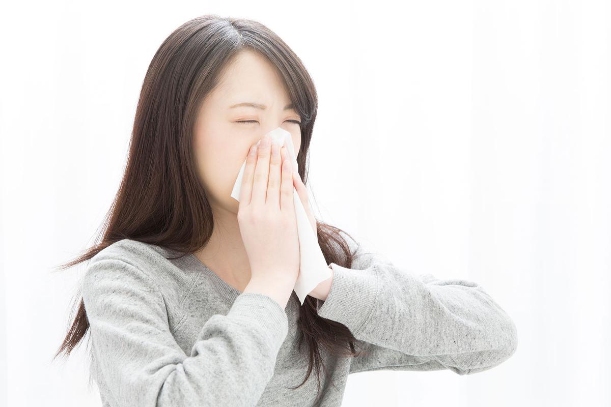 止まらない鼻水や頭痛… 副鼻腔炎の症状かもしれません。